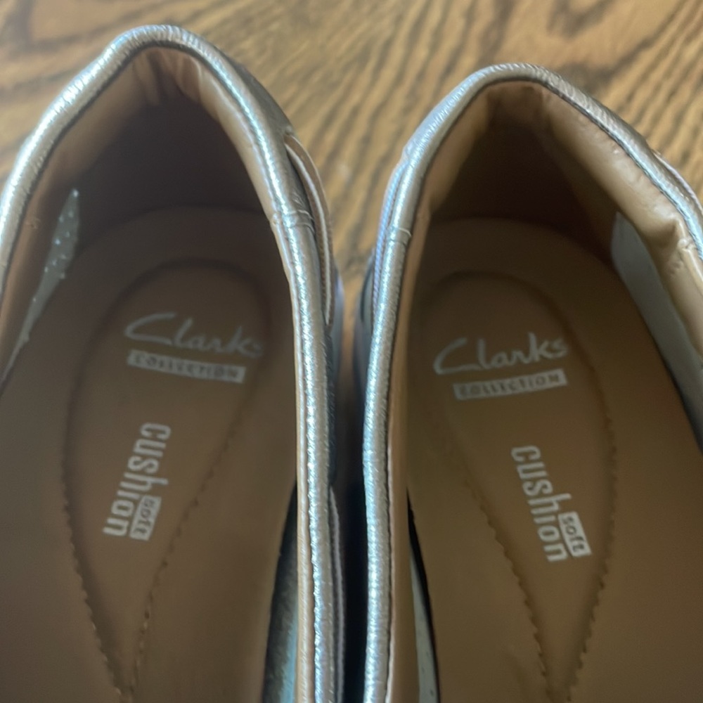 Clarks - Picture 2 of 7